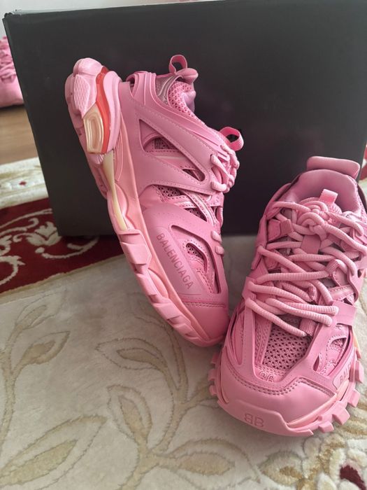 Balenciaga track pink