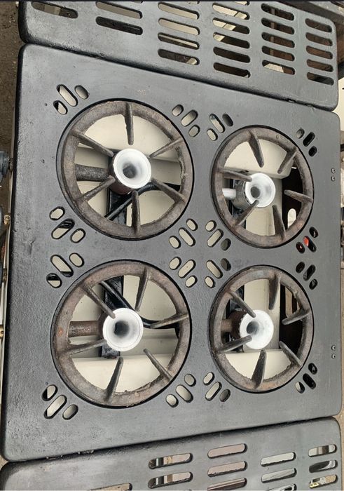 Газоавя Плита ну очень хорошем состоянии