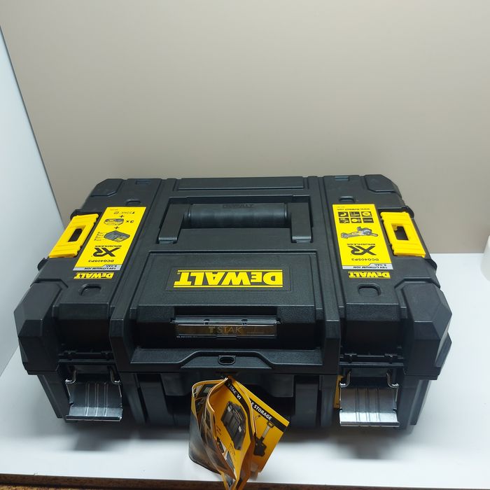 Нови куфари Dewalt TSTAK 2