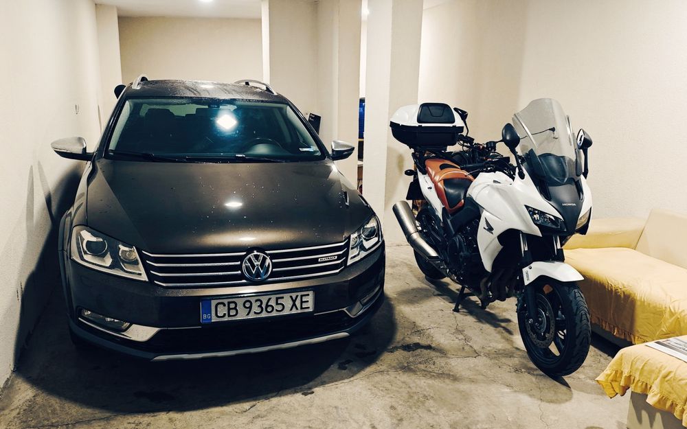 Продавам двоен/троен гараж в Лозенец 40м2 (70+ с общите части)