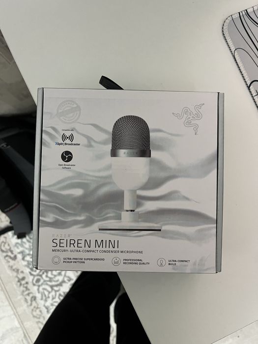 Микрофон Razer Seiren mini