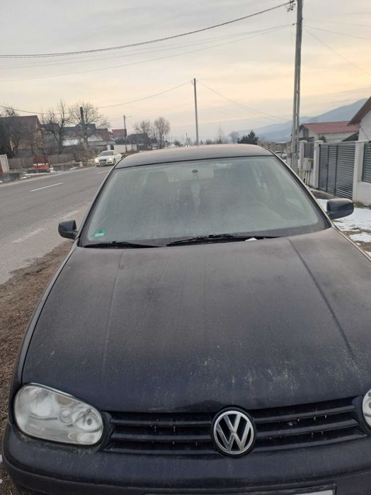 Vand golf.   4  1/4 pentru dezmembrat motor blocat an 2000