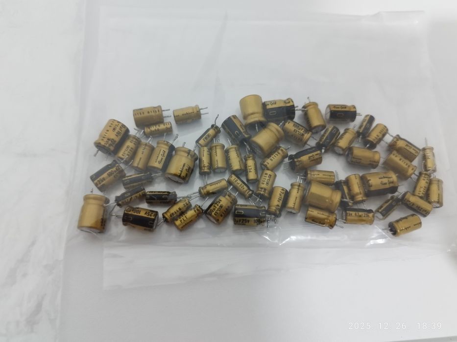 Vând condensatoare Nichicon  Gold,Elna duorex 2 toate împreunā 30ron