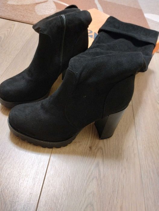 Елегантни дамски ботуши