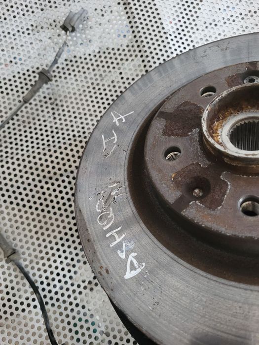 Fuzeta Cu Rulment 11.000 Km Stanga Fata Nissan Qashqai J11 1.5 Dci Automat An 2014-2015-2016-2017-2018-2019-2020 Dezmembrez Nissan Qashqai J11 Facelif