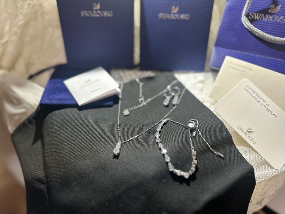Set Swarovski Stilla attract colier, brățară si cercei