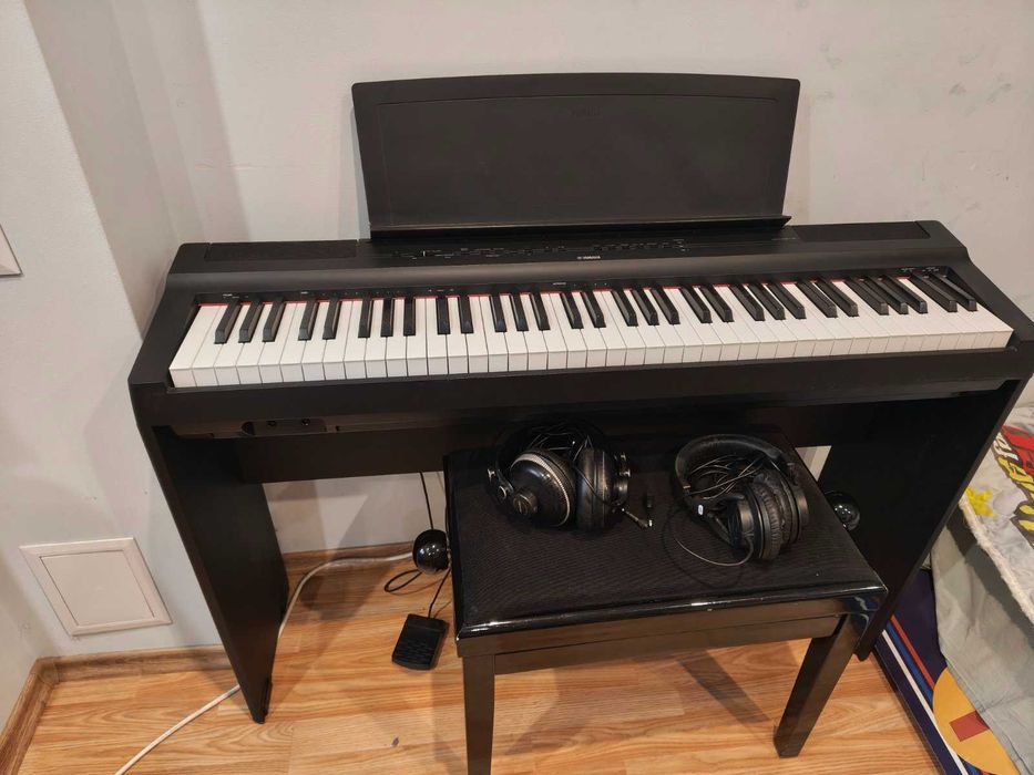 Пиано Yamaha + стол + 2 чифта слушалки