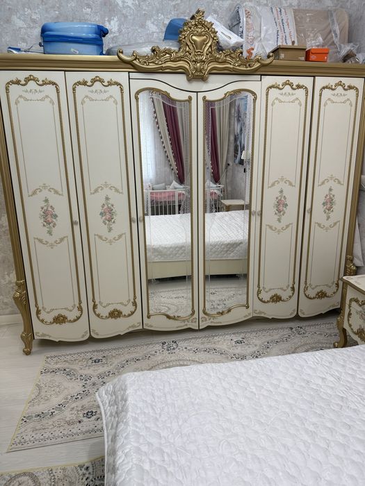 Спальный гарнитур