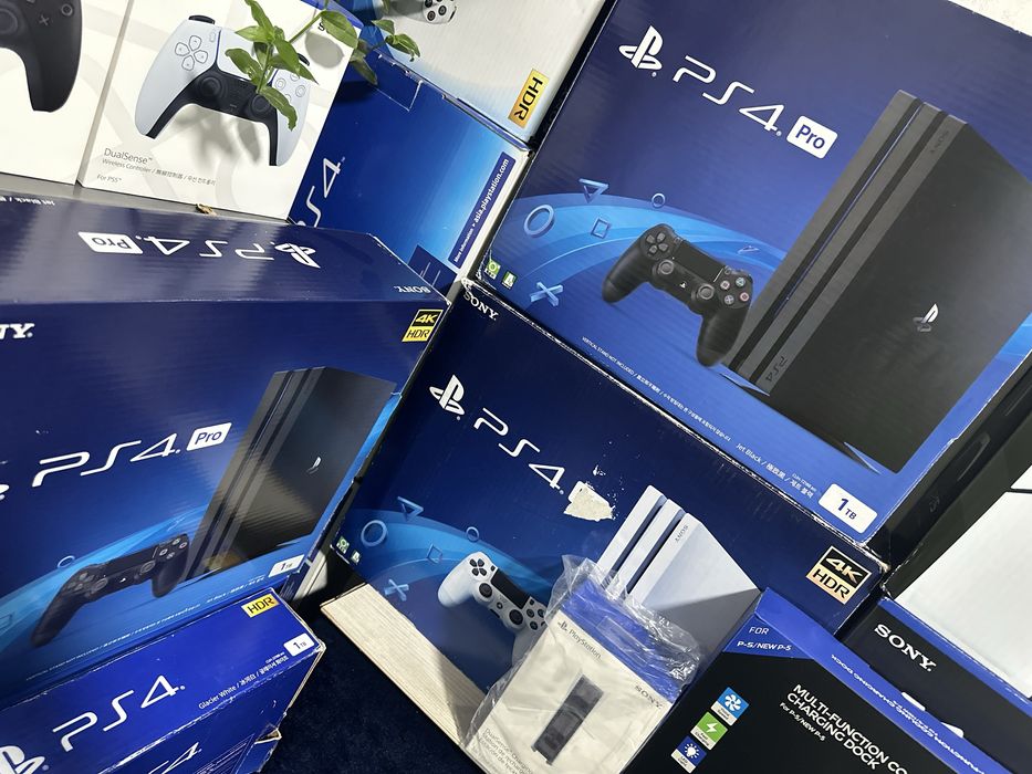 Playstation 4 slim 1TB HDR 15 игр 2 джестик как на фото