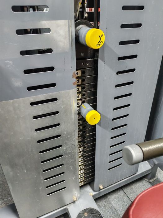 Машина за гърди PRECOR