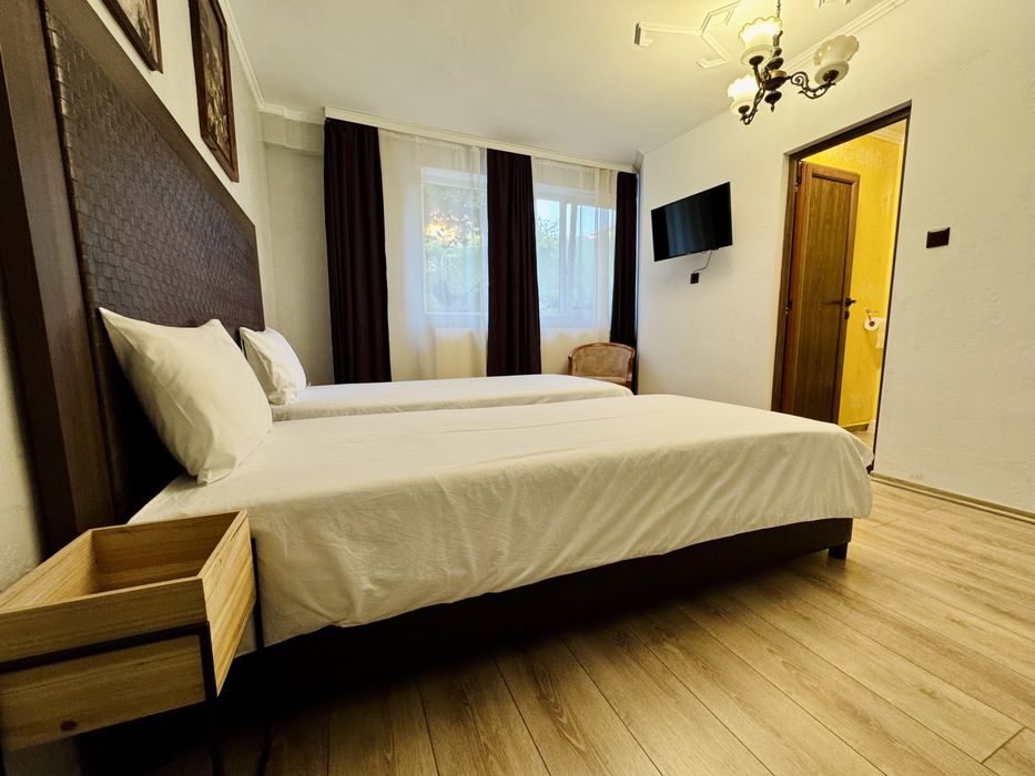 Продава се Къща в Чипровци - 300 кв.м за 2167 €/кв.м - Снимка #4