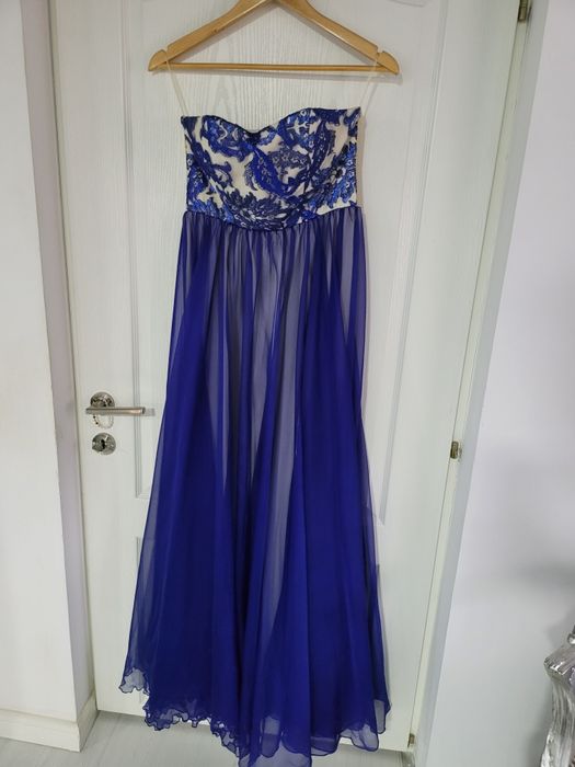 Vand rochii. De seara.