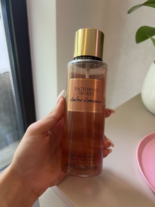 Victoria’s Secret body mist с аромат -Amber Romance