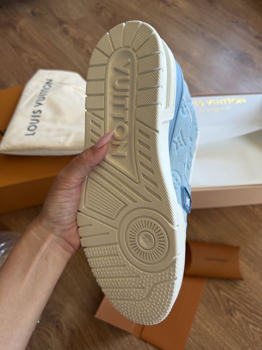 Adidasi LV  trainers model 2026