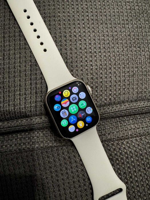 Apple Watch SE3 44mm Starlight GPS