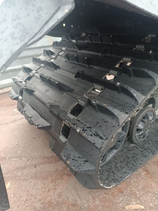 Snowmobil Lynx alpine