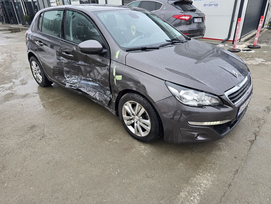 Pegeot 308 avariat, lovit, defect