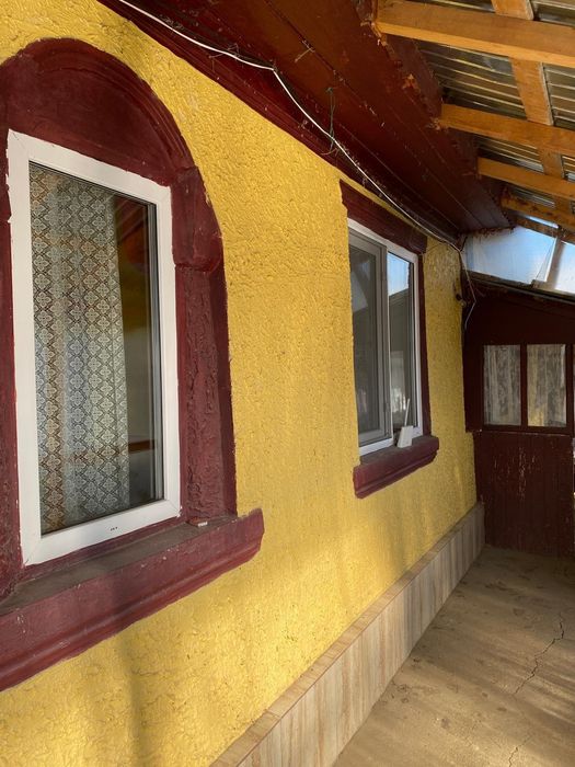 Vând casa cu teren la țară