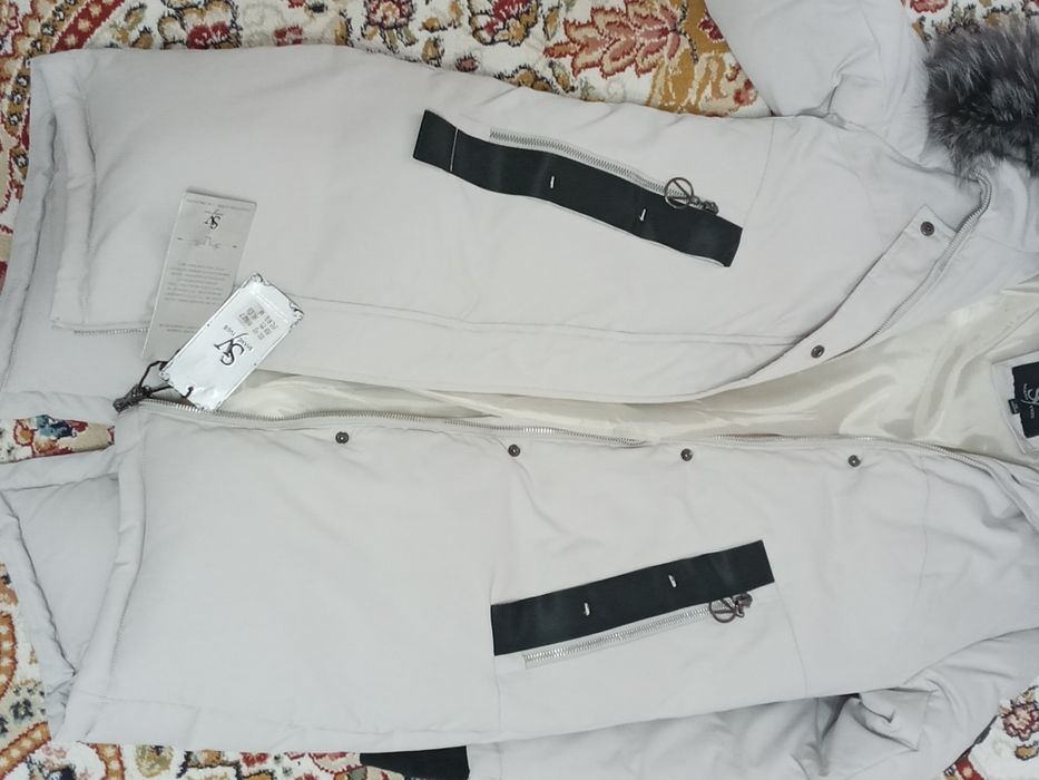 Продается зимная куртка.