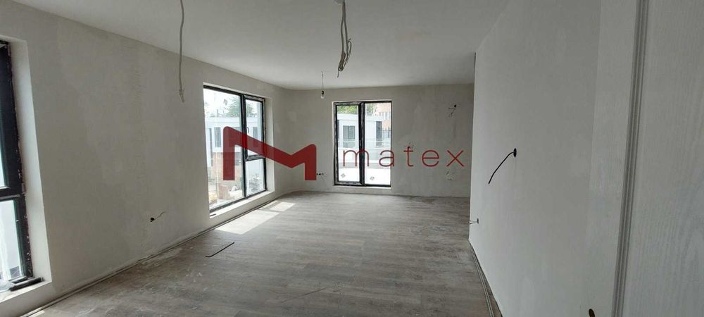 Продава се Тристаен апартамент в Варна, м-т Траката - 118 кв.м за 1568 €/кв.м - Снимка #2