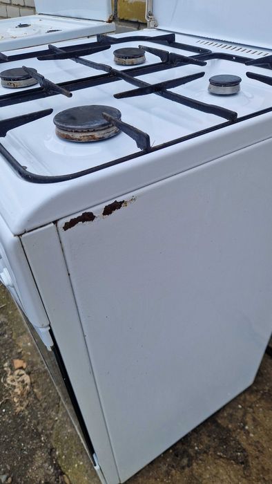 Продам газовую плиту
