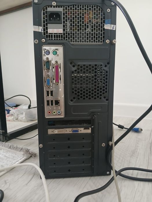 Монитор, процессор, клавиатура вместе