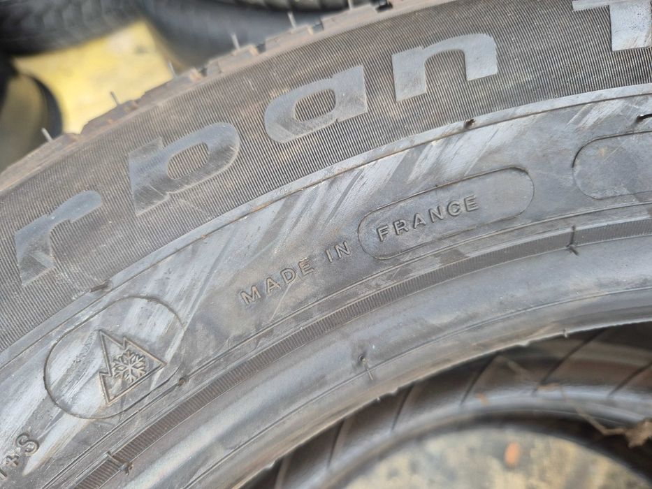 2 Anvelope M+S 4 Sezoane VARA IARNA - 215/60/17 96H - BFGoodrich - NOU - DOT 2016 !