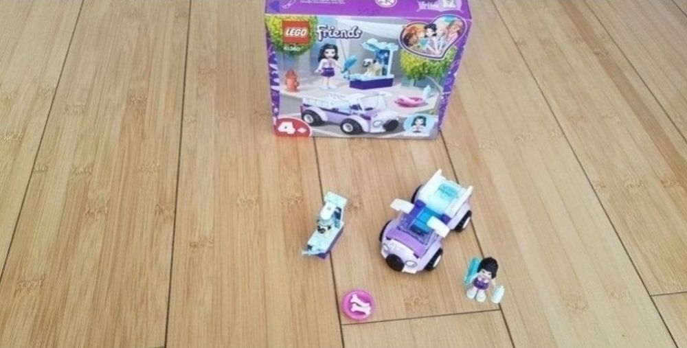 Clinica veterinară mobilă a Emmei,  Lego Friends