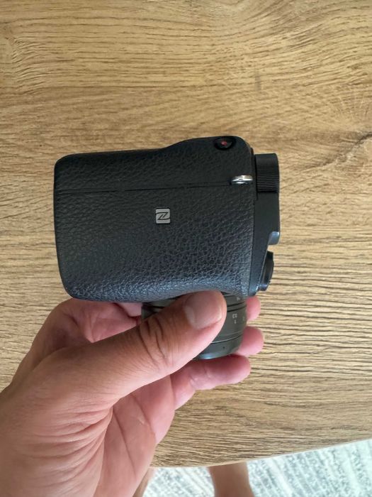 Продавам фотоапарат Sony A6300