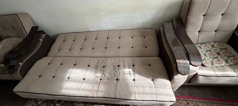 Диван и два кресла