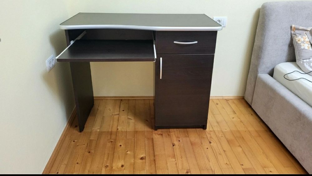 Birou, este în stare perfectă