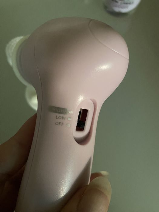 Електрическа четка за почистване на лице за масаж и дълбоко почистване