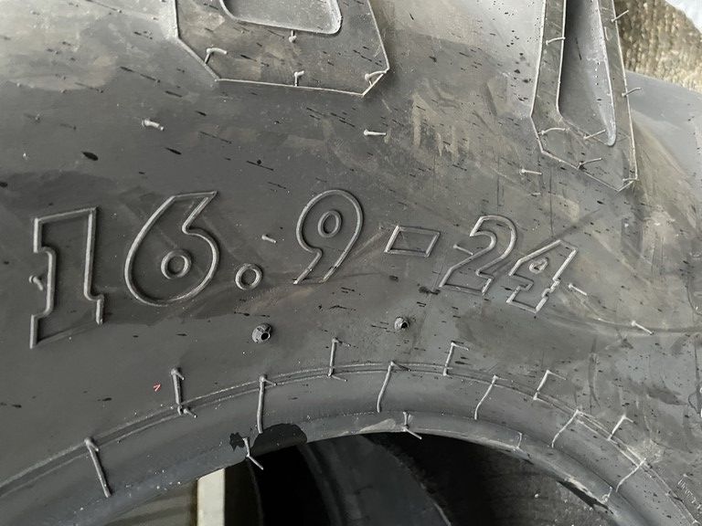 Anvelope noi agricole 16.9-24 tractor spate fata livrare rapida