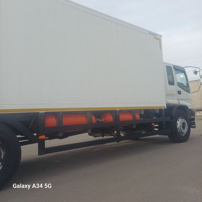 Isuzu 10 tonnalik sotiladi yurigan par abeki 385 ming  2021 yil