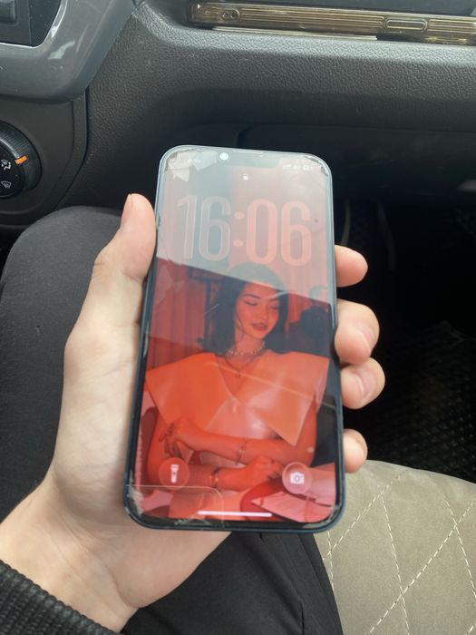 Iphone 13 в хорошем состоянии