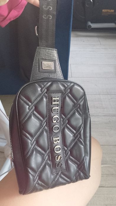 Ранички на Guess,Комплект 4 части-чанта,2 несесерчета,портмоне