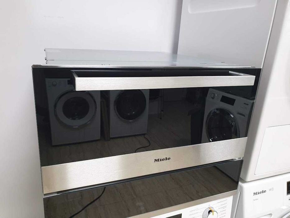 Miele Подгряващо Чекмедже с Дръжка за Вграждане в Кухня 29cm