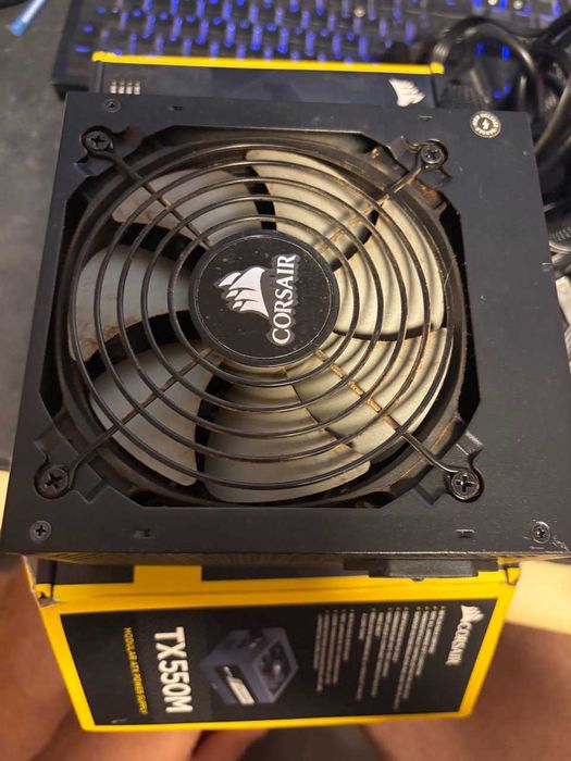 Sursa Corsair TX-M Series TX550M 550W semi-modulara 80+ Gold Eff. 90%