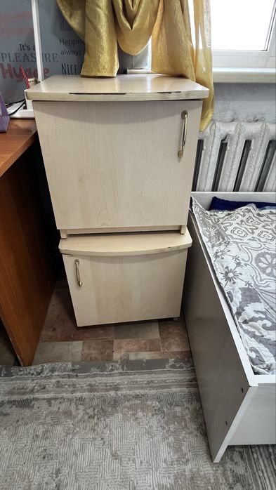 Прикроватная тумбочка