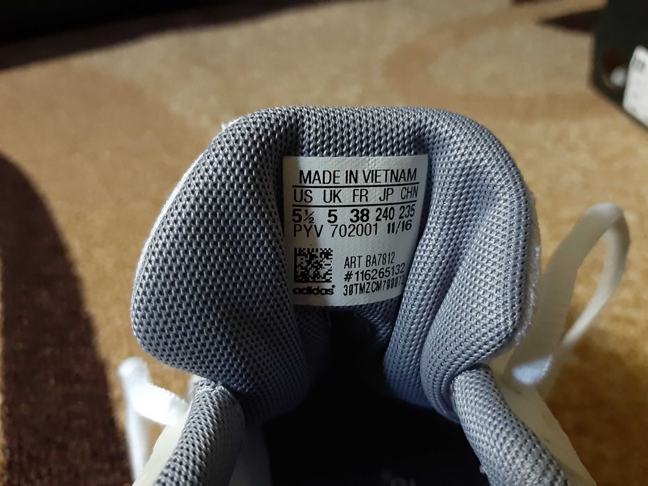 Women Adidas Trainers 5 Brand New (Женски) EU: 38 , UK: 5