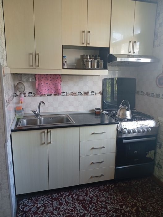 Massiv Qoyliq 3 xonali kvartira sotiladi