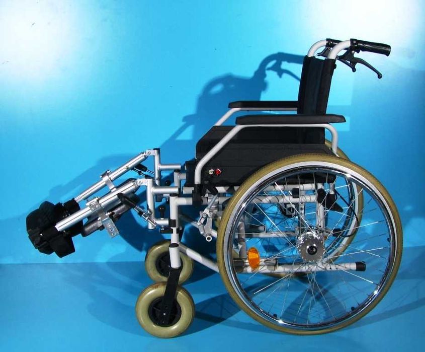Scaun cu rotile handicap B+B - latime sezut 43 cm