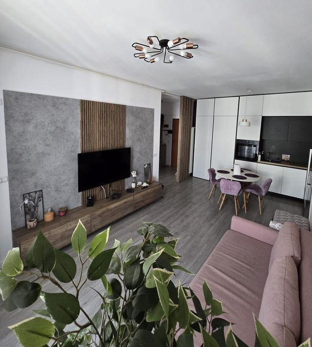 Apartament 2 camere de închiriat.