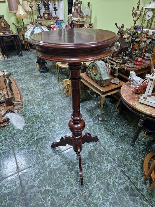 Уникална антикварна висока френска масичка