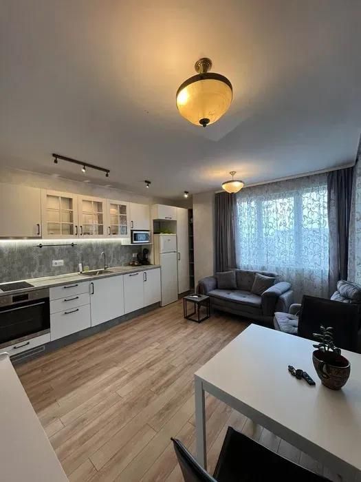 Дава се под наем Двустаен апартамент в Варна, Левски - 55 кв.м за 498.27 € - Снимка #1