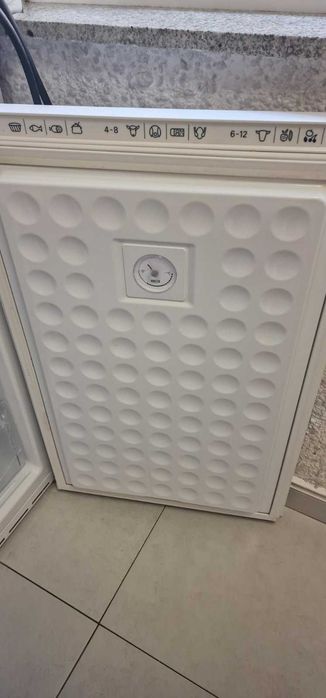 Фризер Bosch с три чекмеджета 106 л.