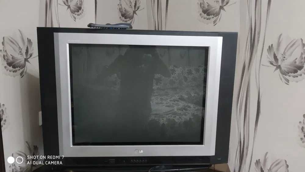 Продаём телевизор LG 72' в хорошем состоянии