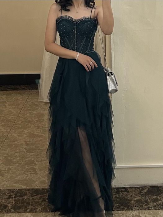 Вечернее платье зеленое