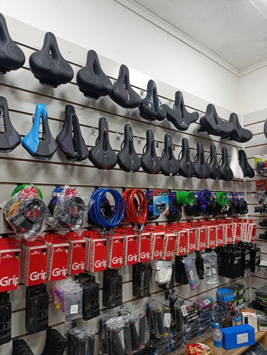 Велозапчасти и аксессуары