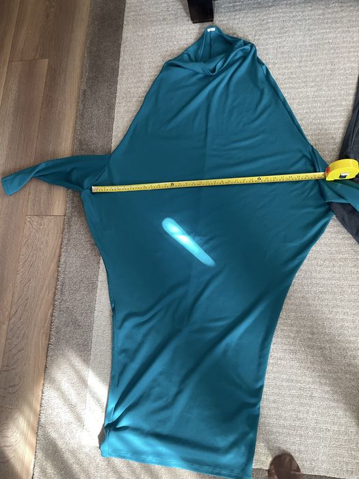 2 rochii identice culori deferite